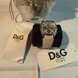 Dolce & Gabbana Women's DW0258 Sandpiper Chronograph Leather Quartz Watch 7 1/4"